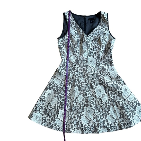 Club Monaco Ashby Lace Overlay Dress Size 8 Wool White Gray Fit and Flare V Neck - Picture 11 of 15